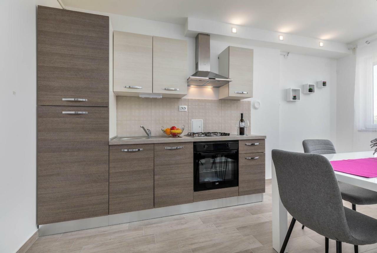 Apartment Sole Pula Eksteriør billede