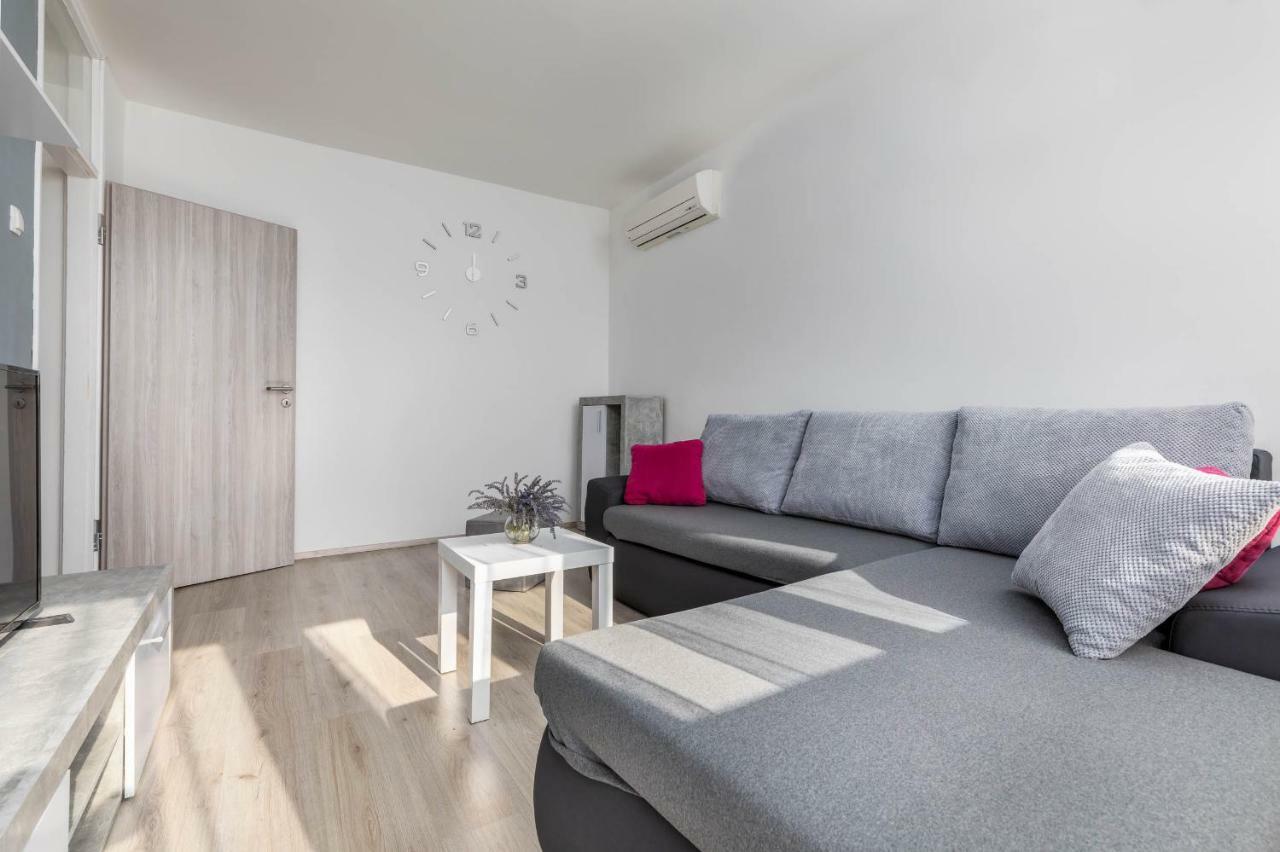 Apartment Sole Pula Eksteriør billede